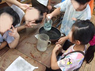 DSCF2109２年水のかさ②_LI_R.jpg